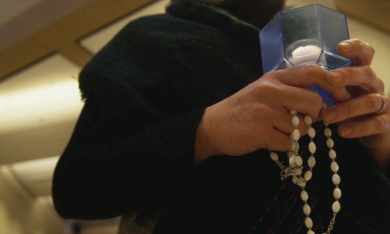 Image 11 01 17 00 Rosary Hands 1